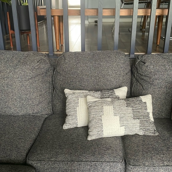 Cream & black throw pillows - Picture 3 of 4